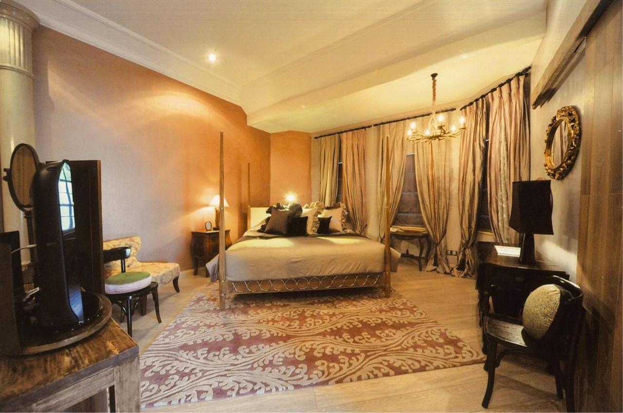 فندق Indulgence Living ايبوه المظهر الخارجي الصورة