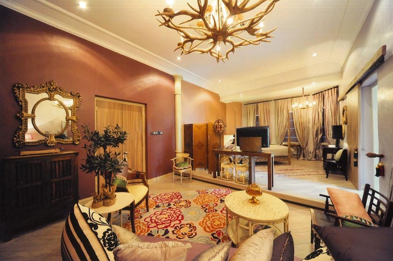 فندق Indulgence Living ايبوه المظهر الخارجي الصورة